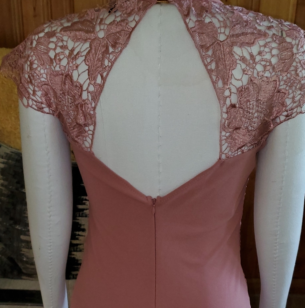 Dress - Picture 3 of 3